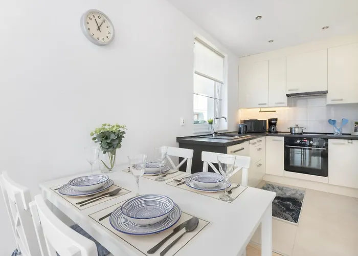 Jasny & Przestronny Z Balkonem I Parkingiem By Rent Like غدينيا